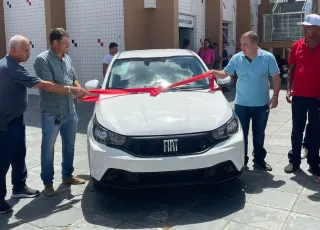 Presidente da Câmara Municipal de Lajedão adquire novo carro com recursos próprios