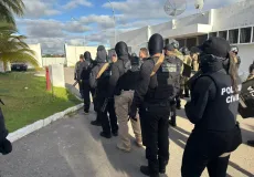 Presos que se passavam por delegados para aplicar golpes via PIX são alvo de operação na Bahia