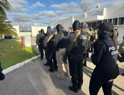 Presos que se passavam por delegados para aplicar golpes via PIX são alvo de operação na Bahia