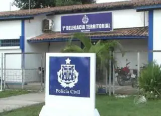 Presos são transferidos da delegacia de Porto Seguro para presídios de Teixeira e Salvador