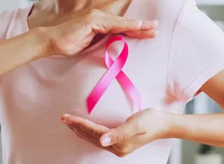 Prevenir é o maior ato de amor: Nova Viçosa abraça o Outubro Rosa