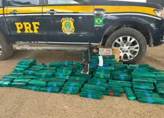 PRF apreende 132 quilos de drogas e fuzil durante fiscalização na BR-116, em Feira de Santana