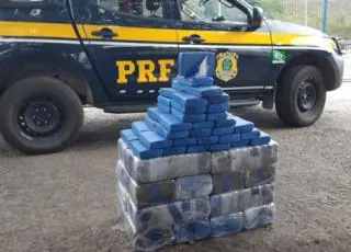 PRF apreende 225 Kg de cloridrato de cocaína e causa um prejuízo de quase 34 milhões de reais ao crime organizado