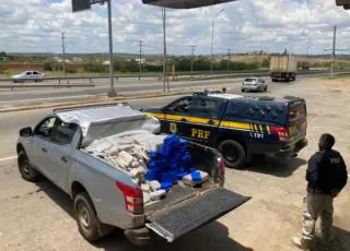 Vídeo - PRF apreende 490 Kg de pasta base de cocaína e 50 kg de cloridrato de cocaína