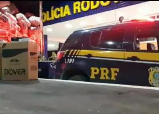 PRF apreende 500.000 maços de cigarros contrabandeados escondidos em caminhão baú; veja vídeo