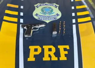 PRF apreende pistola e munições na BR 101 em Teixeira de Freitas 