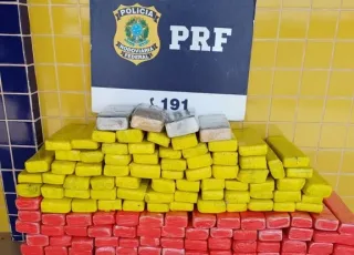 PRF apreende quase 100 Kg de drogas no bagageiro de um ônibus interestadual em Feira de Santana 