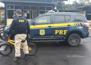 PRF captura homem bêbado com mandado de prisão em aberto por estupro em Teixeira de Freitas