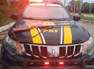 PRF cumpre mandado de prisão e apreende arma e munições em Teixeira de Freitas (BA)