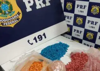 PRF descobre mochila ‘recheada’ com 4.000 mil comprimidos de ecstasy em Vitória da Conquista