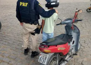 PRF detêm criança de 11 conduzindo moto na BR 101 com outra criança na garupa