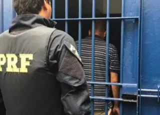 PRF detém homem acusado de estupro na BR 101