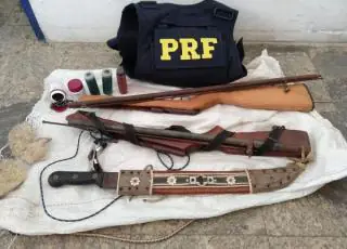 PRF detêm irmãos com espingardas na BR 101