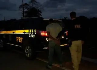 PRF em Porto Seguro(BA) detém indivíduo com mandado de prisão em aberto