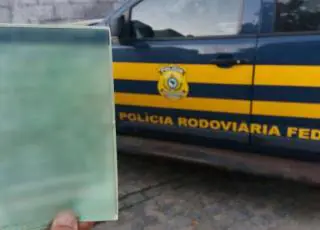 PRF flagra condutor com documentação falsa em Porto seguro