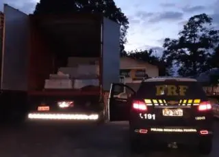 PRF frustra roubo de carga avaliada em 740 mil em Posto de combustíveis em Teixeira