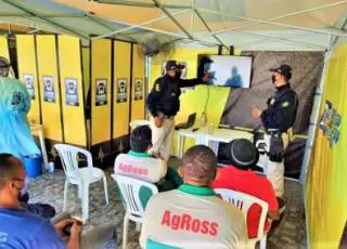 PRF participa do ‘Saúde na Estrada’ e leva orientações sobre segurança viária na região do extremo sul da Bahia