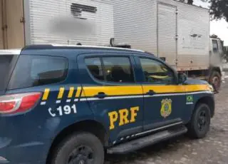 PRF prende caminhoneiro por uso de documento falso em Itabela