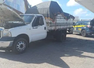 PRF prende homens por comercialização de baterias automotivas roubadas em Teixeira de Freitas