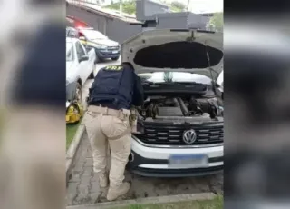 PRF recupera em Porto Seguro veículo roubado no Rio de Janeiro