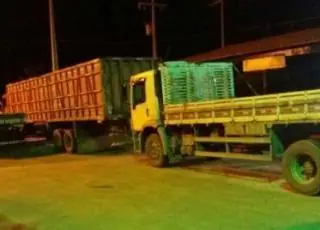 PRF recupera mais dois caminhões roubados e apreende um com restrição judicial