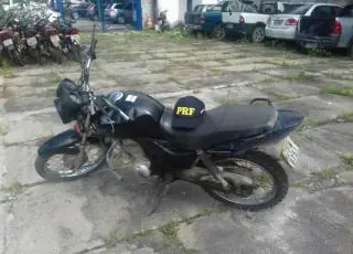 PRF recupera moto tomada de assalto no Prado