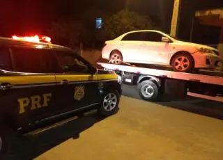 PRF recupera veículo furtado no centro de Teixeira de Freitas