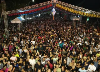 Primeira noite do 15° Forró do Asfalto encanta público em Nova Viçosa