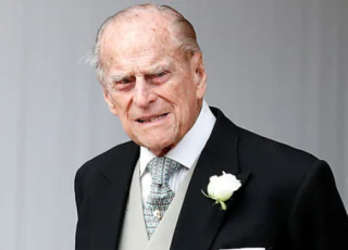 Príncipe Philip, marido da rainha Elizabeth II, morre aos 99 anos