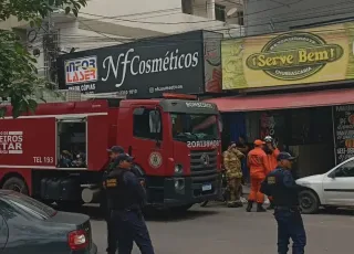 Princípio de incêndio mobiliza Bombeiros e causa alvoroço no Centro de Teixeira de Freitas