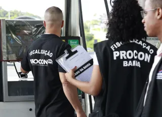 Procon notifica 111 postos de combustíveis e distribuidoras durante operações de fiscalização na Bahia