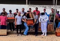 Produtores de mel recebem equipamentos e ganham reforço no campo em Itanhém