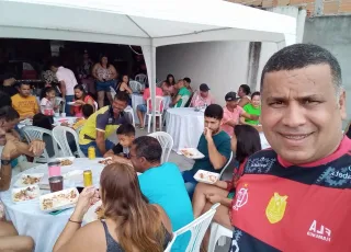 Professor Cristiano recebe amigos em celebração ao seu aniversário