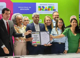 Programa Bahia Alfabetizada integra ação entre o Governo do Estado e municípios para fortalecer educação no ensino fundamental