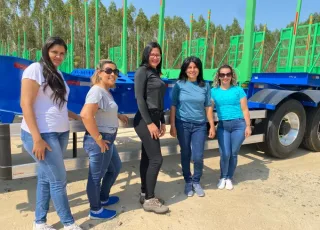 Programa da Suzano capacita mulheres motoristas para operar no transporte de cargas florestais