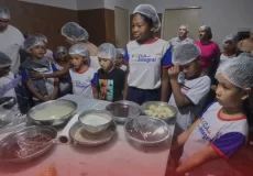 Projeto “Conhecer para Valorizar” leva estudantes à indústria de chocolate em Itanhém