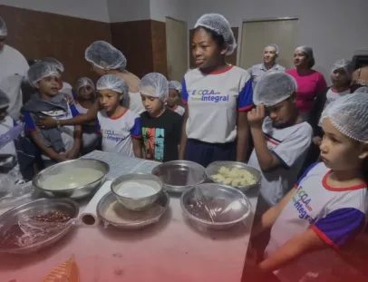 Projeto “Conhecer para Valorizar” leva estudantes à indústria de chocolate em Itanhém