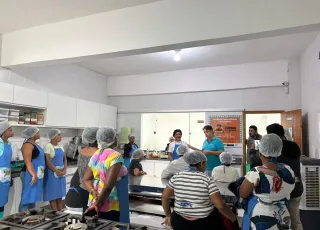 Projeto leva oficinas profissionalizantes gratuitas a comunidades do Extremo Sul da Bahia