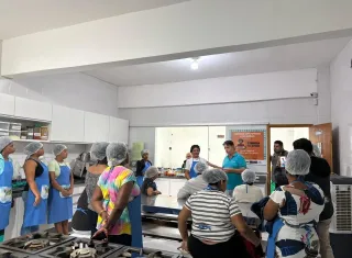 Projeto leva oficinas profissionalizantes gratuitas a comunidades do Extremo Sul da Bahia