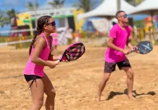 Projeto Verão Esportivo 2024 reúne atletas profissionais e promessas do Beach Tennis em Mucuri