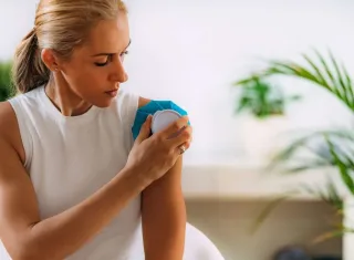  'Ombro congelado' está ligado à menopausa? Estudos indicam que sim