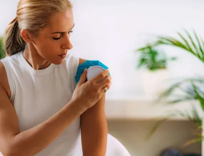  'Ombro congelado' está ligado à menopausa? Estudos indicam que sim