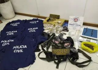 Quadrilha presa com 700 munições e camisas falsas da PC