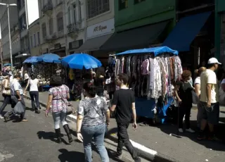 Quase metade dos brasileiros fazem bico para completar renda