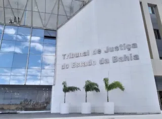Quatro advogados investigados por uso de documentos falsos são suspensos pela OAB-Bahia