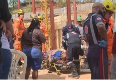 Quatro operários morrem soterrados em construção de supermercado, em Belo Horizonte