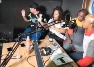 Rádio é assaltada e crime é transmitido ao vivo