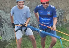 Rapel no Campo: Escola de Escalada de Itamaraju estreita laços entre aventura e superação pessoal