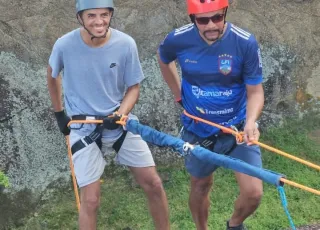 Rapel no Campo: Escola de Escalada de Itamaraju estreita laços entre aventura e superação pessoal