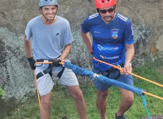 Rapel no Campo: Escola de Escalada de Itamaraju estreita laços entre aventura e superação pessoal